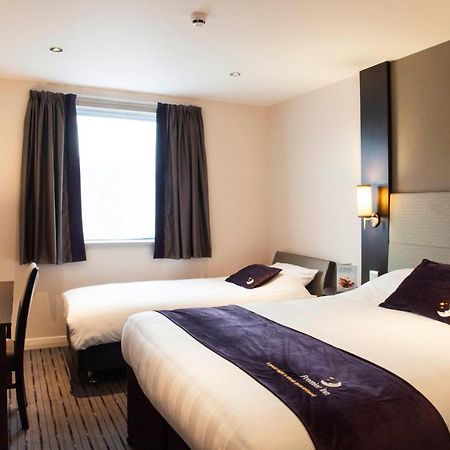 Premier Inn Guildford North - A3 Bagian luar foto