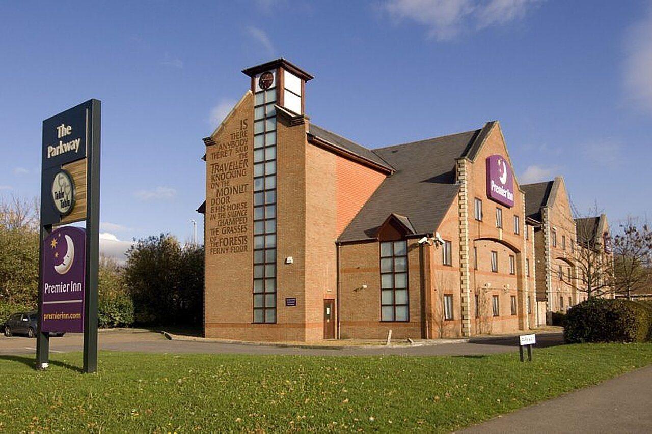 Premier Inn Guildford North - A3 Bagian luar foto