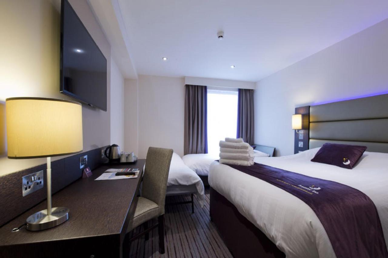 Premier Inn Guildford North - A3 Bagian luar foto
