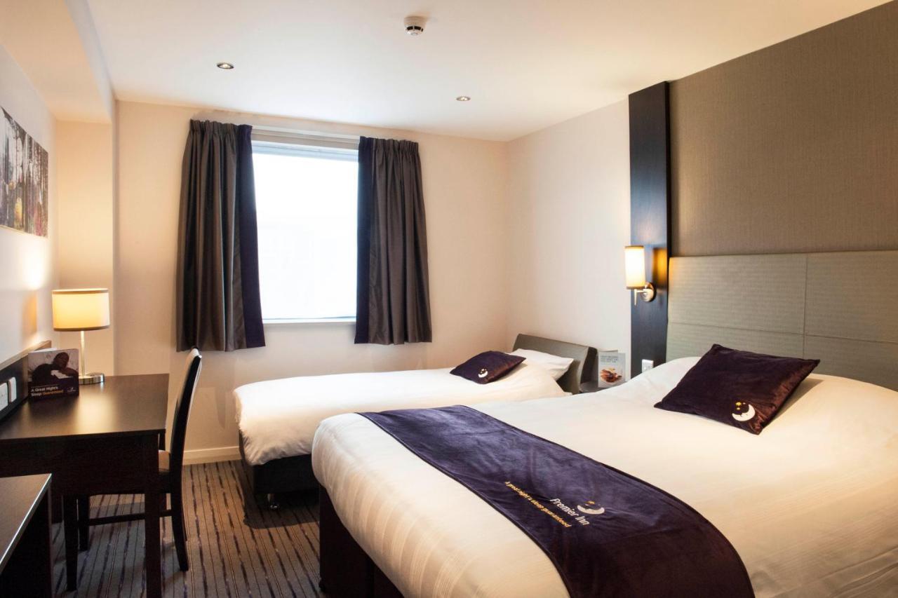 Premier Inn Guildford North - A3 Bagian luar foto