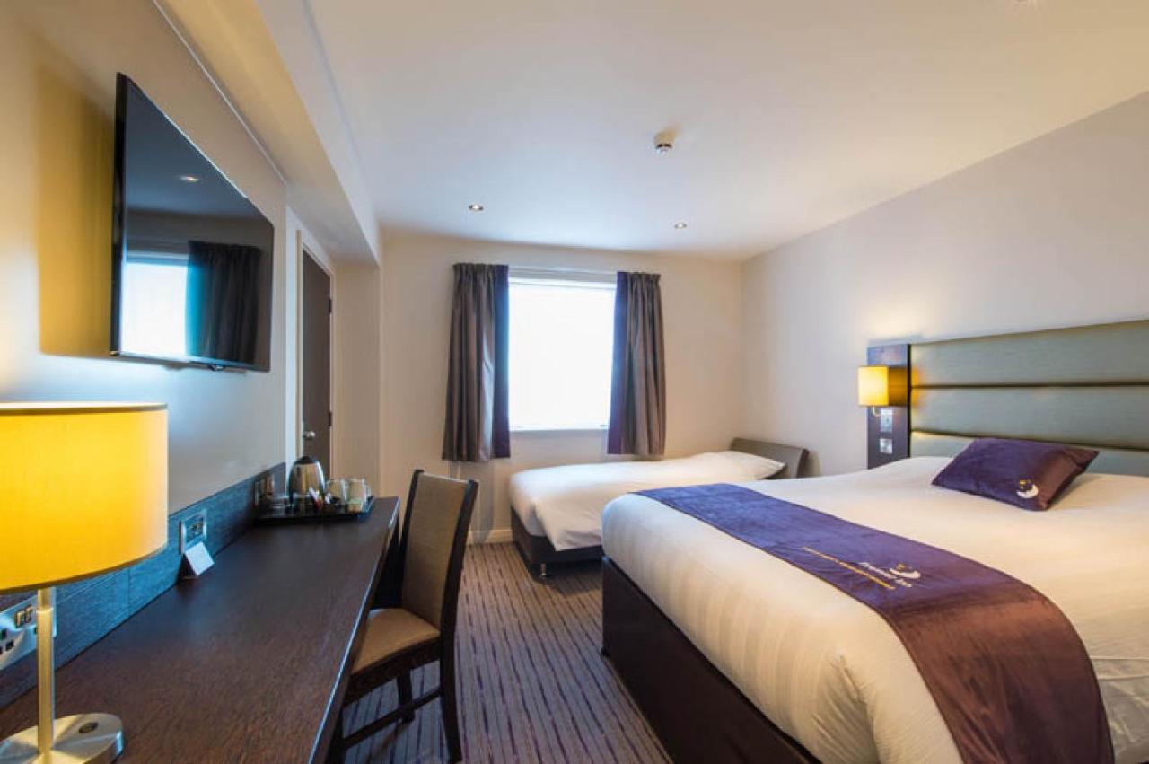 Premier Inn Guildford North - A3 Bagian luar foto
